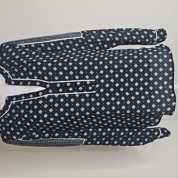 LOFT Tops - LOFT Navy and White Cuffed Sleeve Blouse with Mandarin‎ Collar